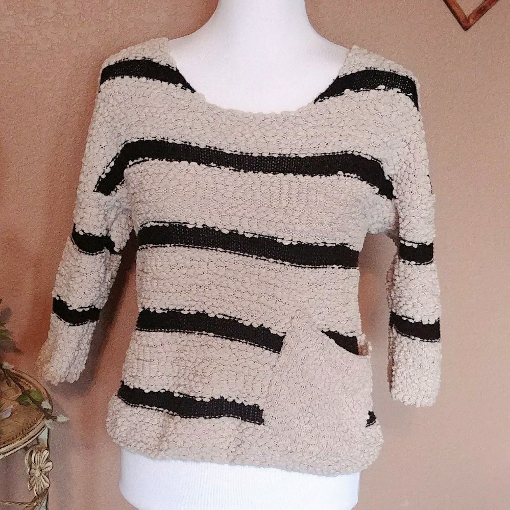 Rewind sweater with pocket
